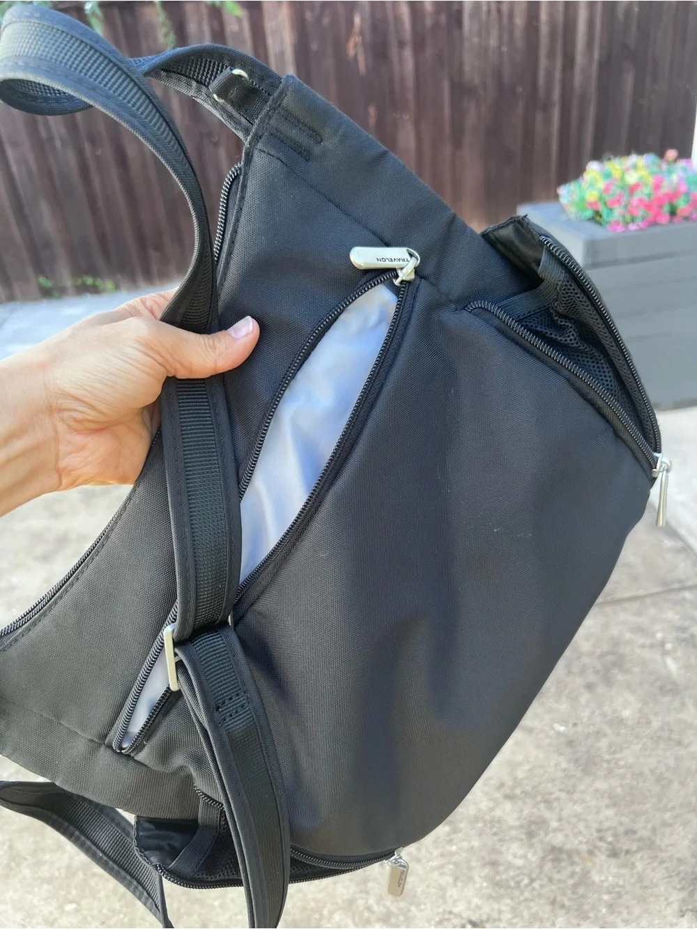 Travelon Black Nylon Crossbody Travel Bag Organizer Multi Pocket Lightweight